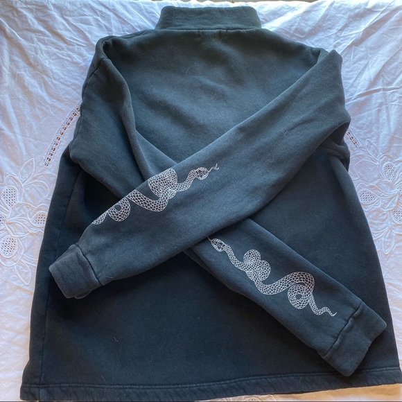 Urban Outfitters SNAKE Black Sweatshirt Vintage Zipper Size Small - Picture 3 of 3